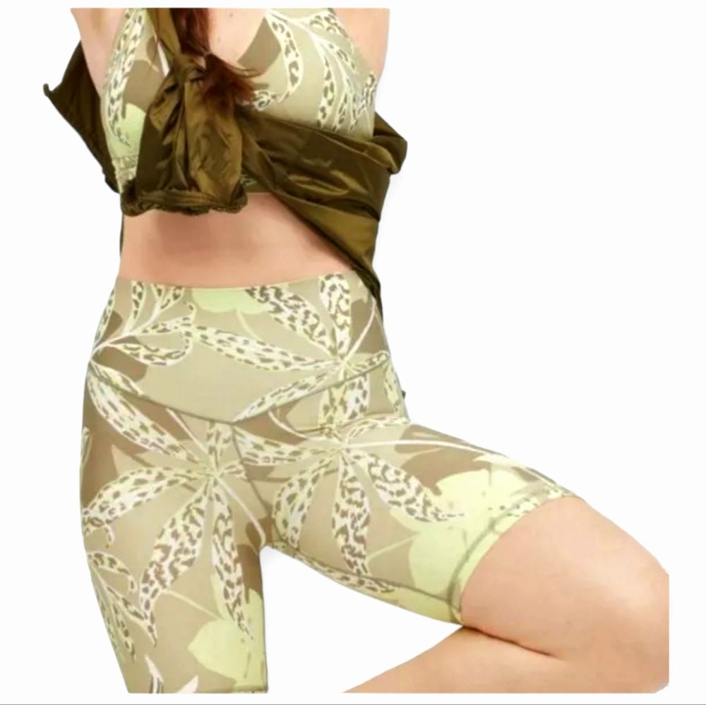 Aerie Offline Real Me Green Tropical Bike Shorts Size Small NWOT
